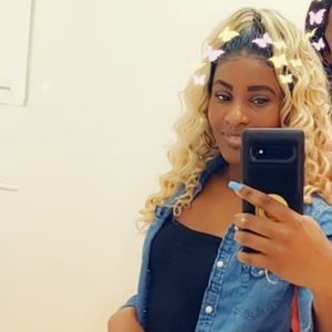 Meet your Posher, Demetria